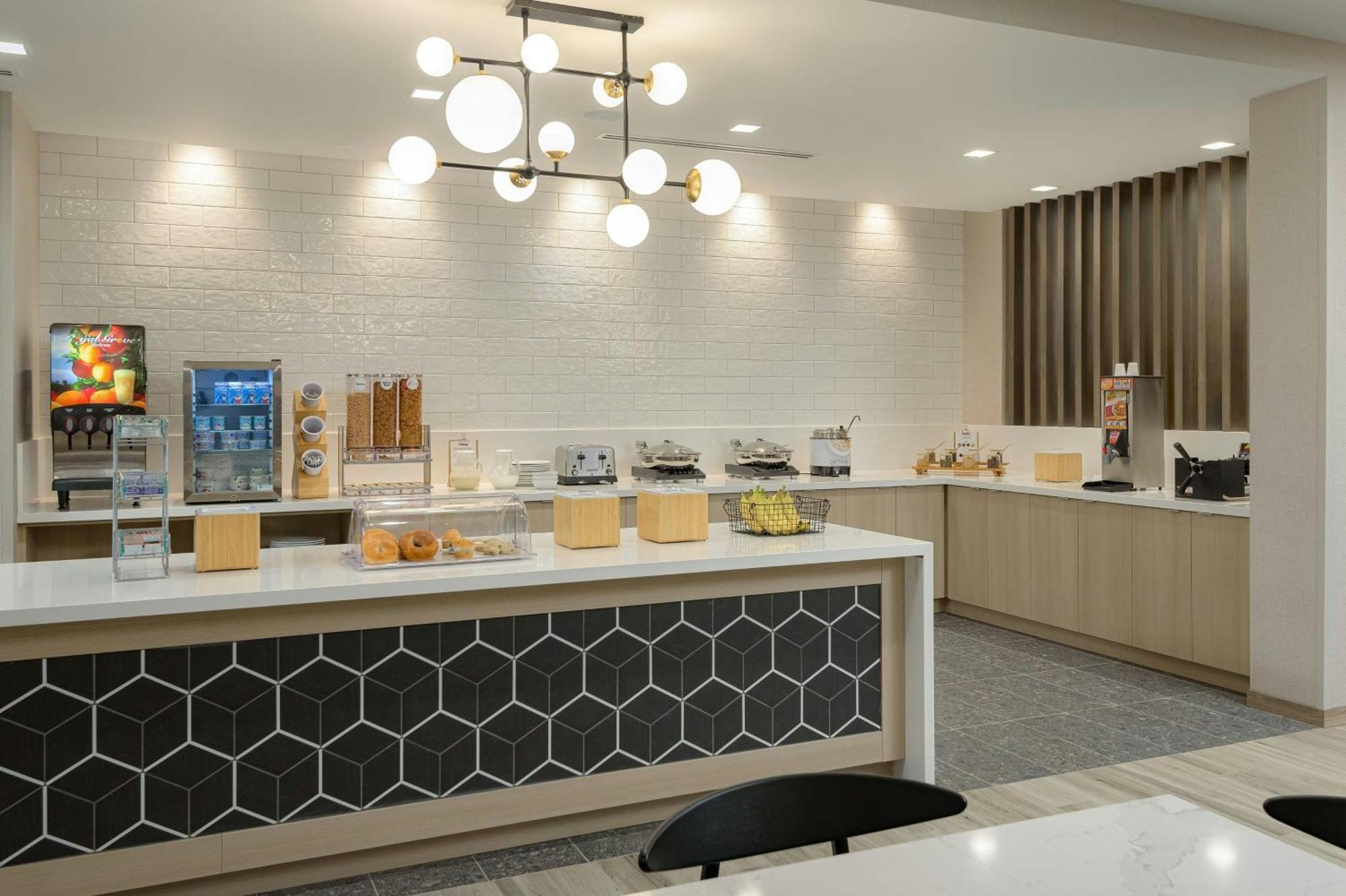 Fairfield By Marriott Inn & Suites Cincinnati Oakley Экстерьер фото